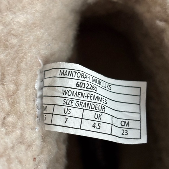 Manitobah | Insulated Leather Puffer Boot 🥾 - Picture 5 of 14